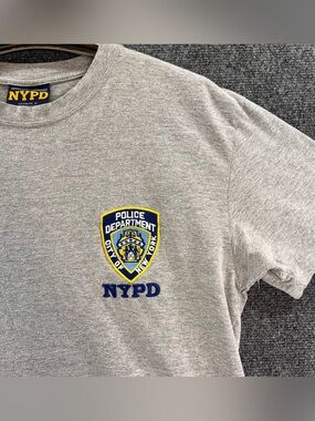 Vintage NYPD T-Shirt Mens Large Official New York Police Dept Patch Badge Logo